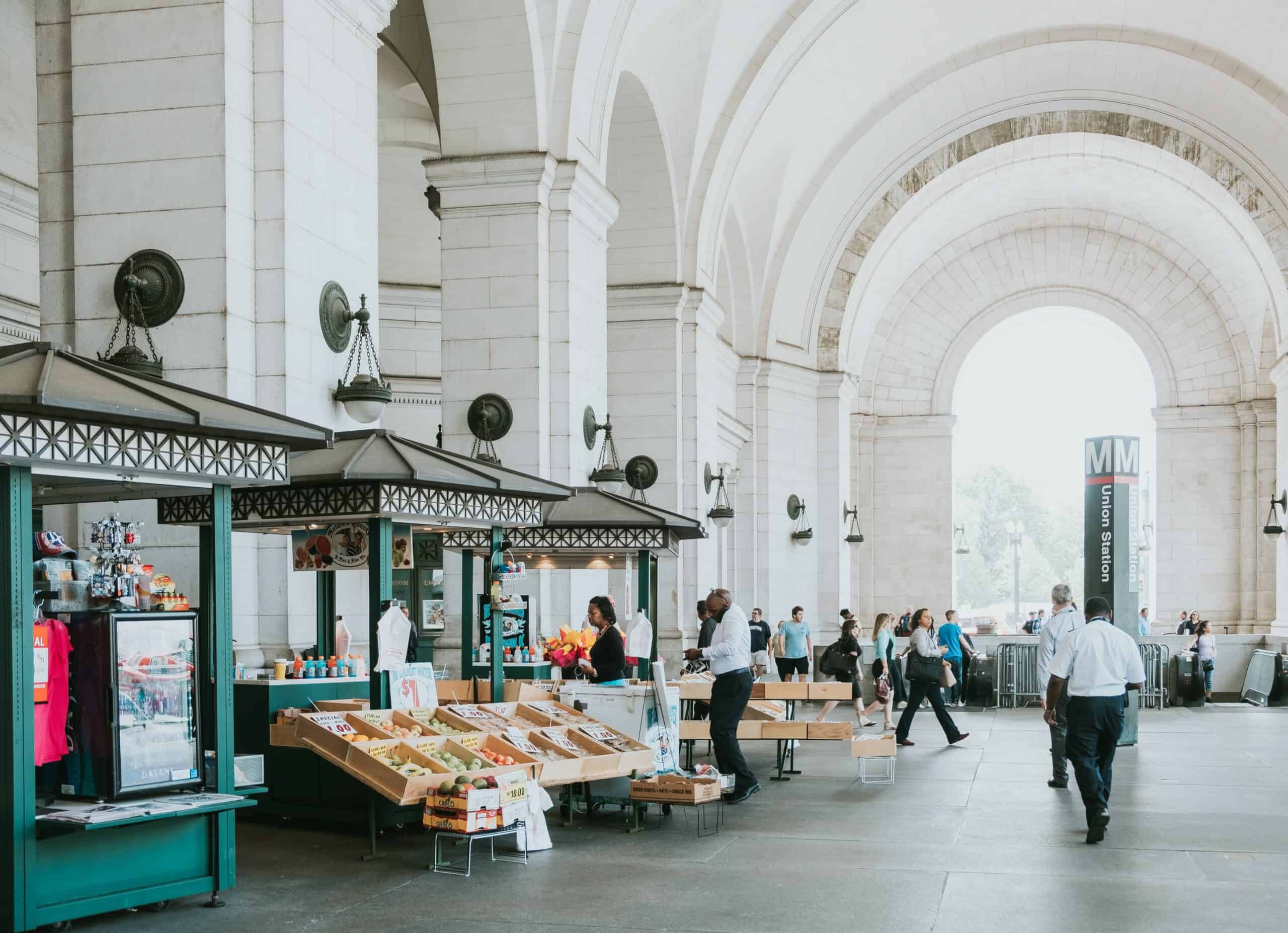 Read more about the article Customer Retention in B2B SaaS: 4 Strategies for Long-Term Success