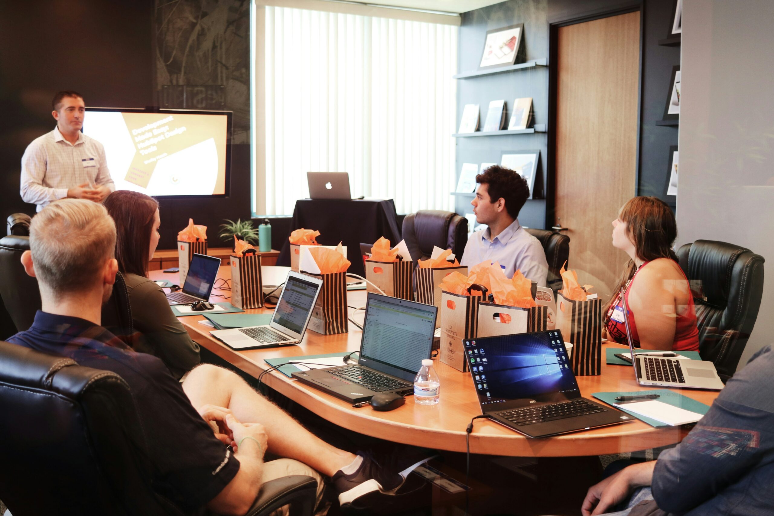 Read more about the article Empower Your Marketing Journey: Harness the Benefits of a Strategy Course