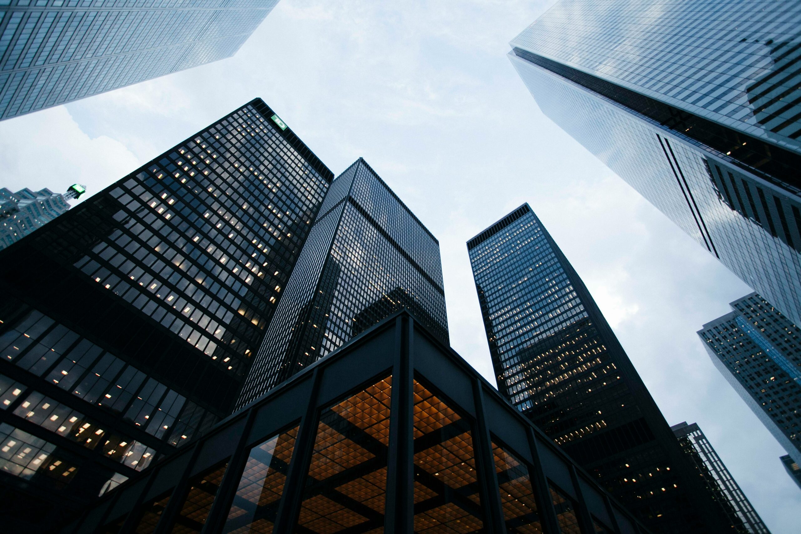Read more about the article Synchronizing Success: How Marketing Strategies and Corporate Strategies Harmonize