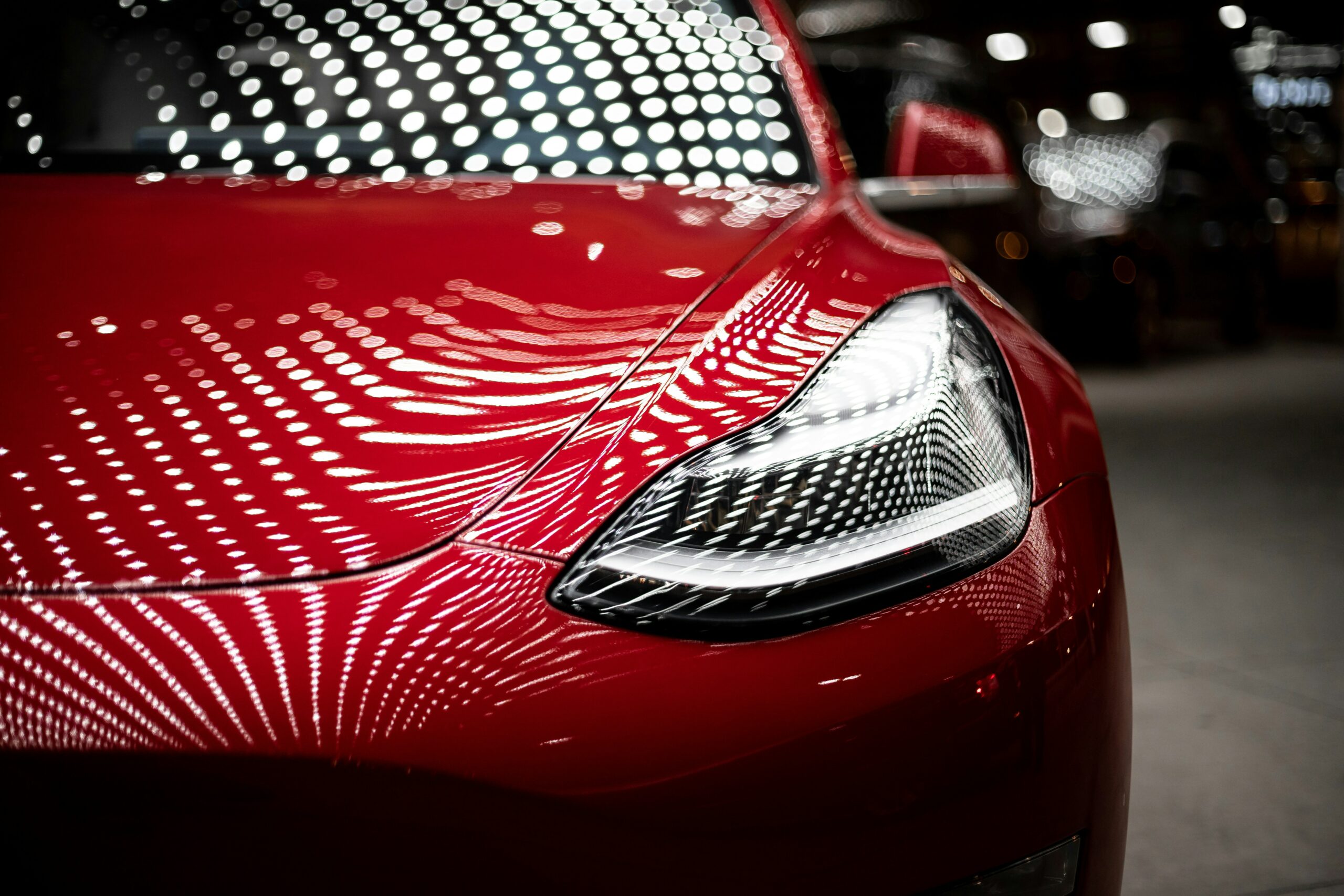 Read more about the article Mastering the Art: Insights into Teslas Marketing Strategies