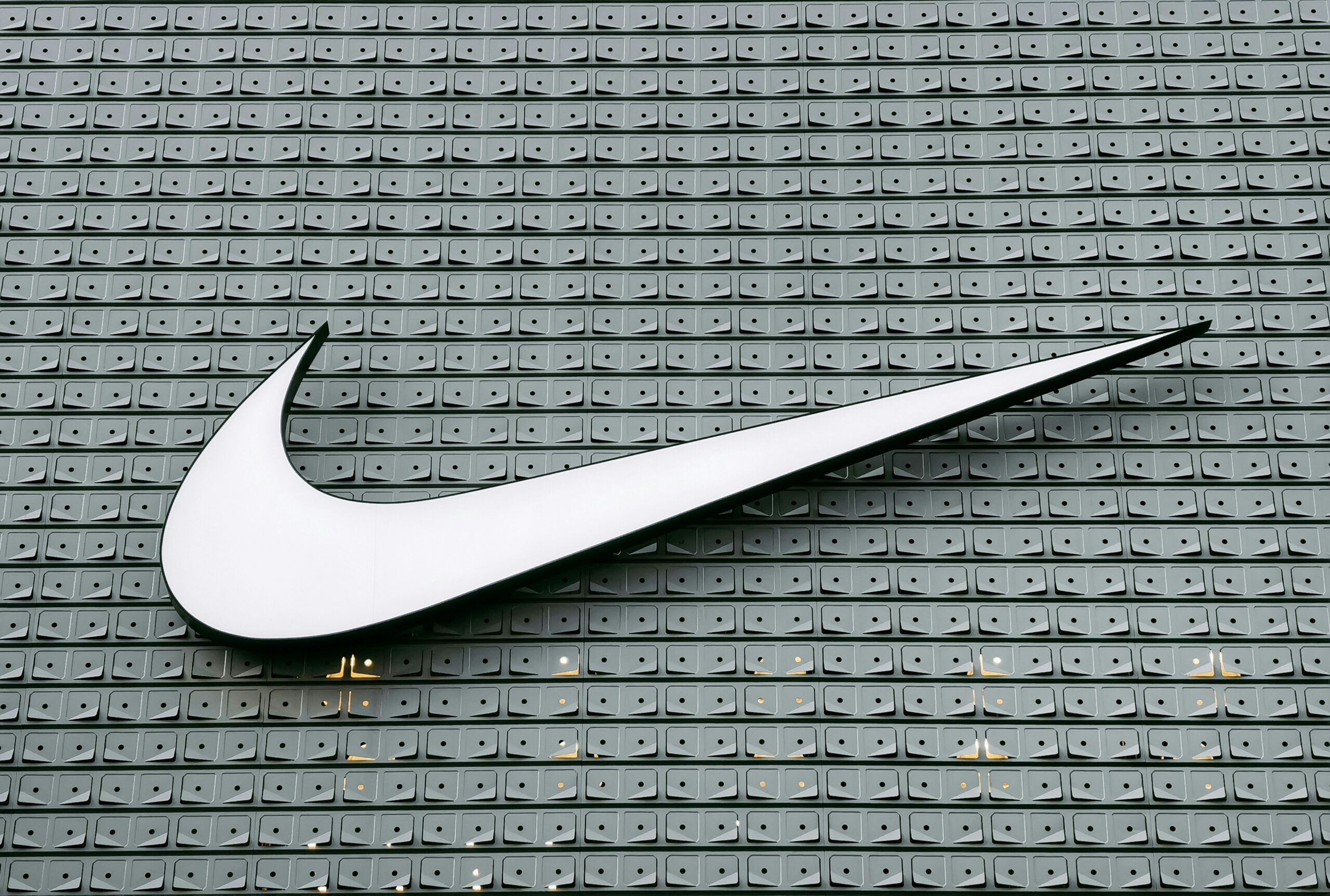 Read more about the article From Just Do It to Marketing Brilliance: Nikes Successful Strategies