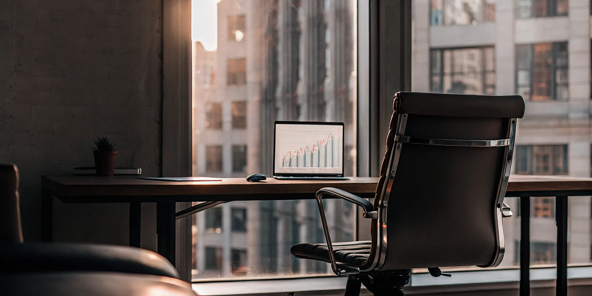 Read more about the article How a Fractional CMO Drives Growth for Online Courses