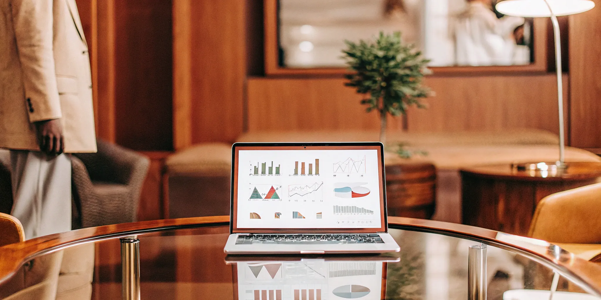 Read more about the article How to Hire a CMO: Your Step-by-Step Guide