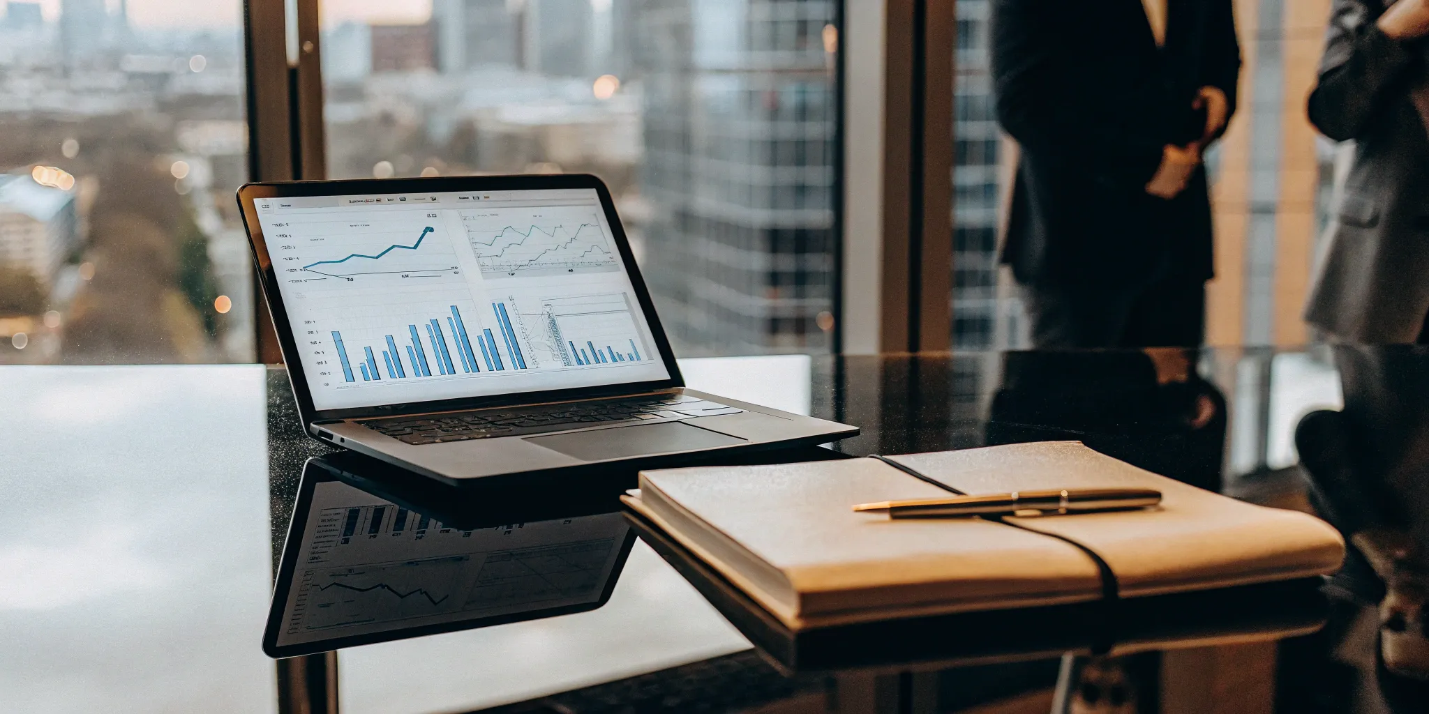 Read more about the article Fractional CMO for Data Analytics Companies: A Complete Guide